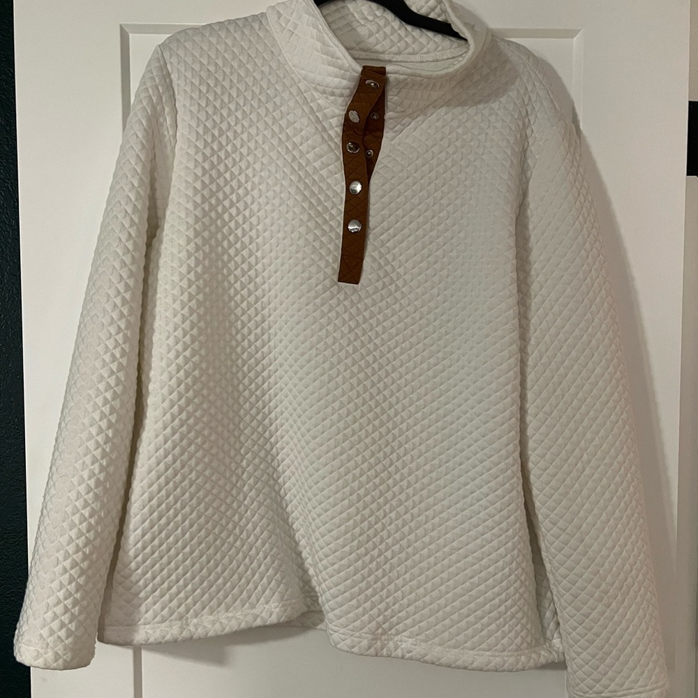 Quilted White Sweatshirt